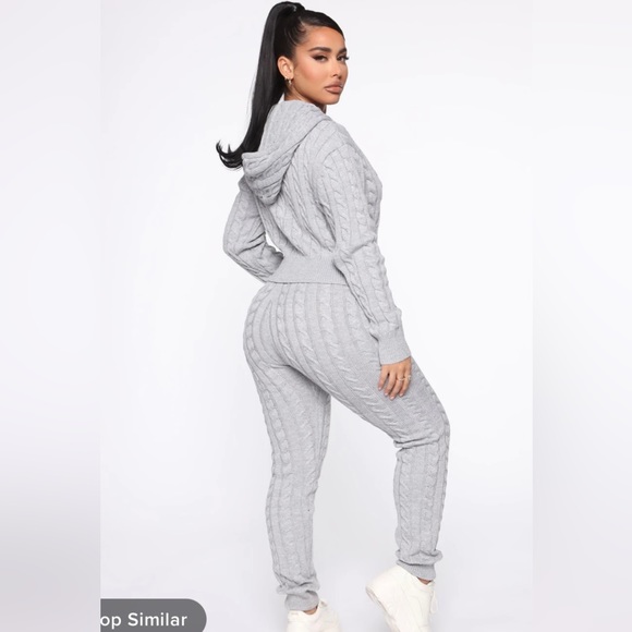 Sweater set - Picture 1 of 4